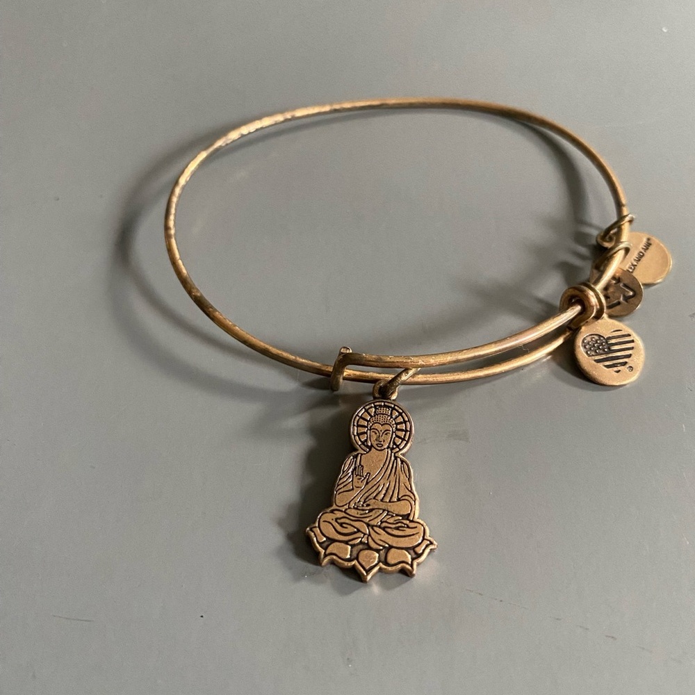 🪷 Alex and Ani Buddha Charm Bracelet 💛